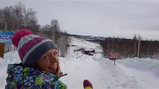 На плюшке с горки)