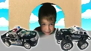 Тёма играет в машинки -Полицейская машина спасает машинки из пещеры-  Видео для детей