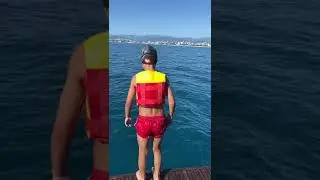Первый прыжок в Черное море, от берега 3 км, глубина 80 метров. Немного страшно но все преодолели.
