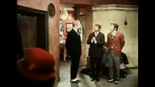 Не желаете ли трахнуть, по маленькой ?