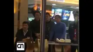 Young woman escapes from knife wielding hostage taker in China