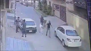 Bakra snatching at Lahore | bs yehi dekhna baqi reh gaya tha