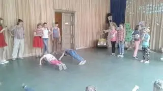 А вам слабо? Отжимания.