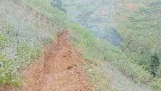 BIKIN JALAN BARU' DI KEBUN PETANI