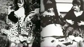Strawberry Switchblade- 10 James Orr Street- Live at Stirling, 20thOct1983