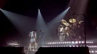 Queen We Will Rock You (Live Rock Montreal HD)