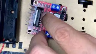 Conexión Puente H y motores con  Arduino