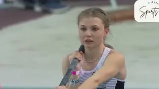 Beatiful Women Pole Vault