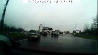 Авария на круговом движении