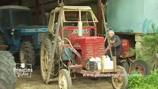 International B250 High Clear tractor with band sprayer