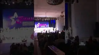 Сцена глазами родителей… и детей