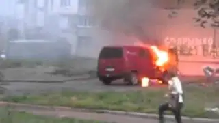 Кременчуг: на Молодёжном горит автомобиль