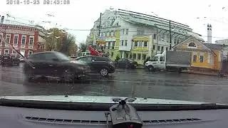 18+ Спрятался за стойкой