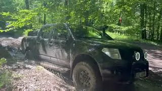 Nissan Navara D40 2.5DCi  a Volkswagen Amarok 2.0 4MOUTION  2.dil