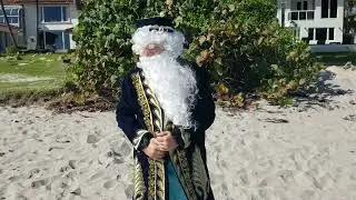Узбекский Дед Мороз ( QOR BOBO ) шлёт свои Новогодние поздравления из солнечного Майами