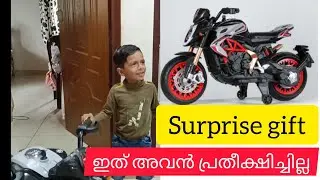 surprise gift 🎁ഇത് അവൻ പ്രതീക്ഷിച്ചില്ല 🥰#SVThalasserycouple#family