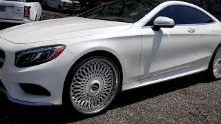 Luxury en Blanc. Mercedes S coupe on Savini big caps and Range Rover Autobiography L on Forgiatos