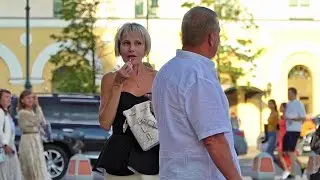 Хотели постарше? Их есть у меня. И даже на Патриарших. Московский стритстайл.