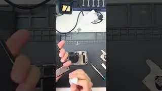 Замена аккумулятора в iPhone 11