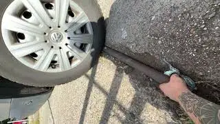 Finger crush? ! ♥ I put my finger under an iron pipe that girls drive cars through