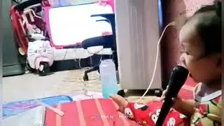 Laughtrip sa baby namin 1yr old inagaw ang mic gusto kumanta🤣🤣