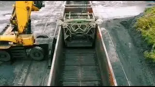 ЩЁТОЧНАЯ МАШИНА. Очистка ЖД ПОЛУВАГОНОВ от остатков СЫПУЧЕГО ГРУЗА.