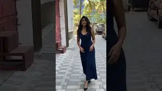 Mrunal thakur chekes into the T-series to her movie!! #bollywood #mostpopular #fashion