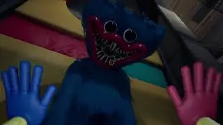 Huggy Wuggy glitched because of the box