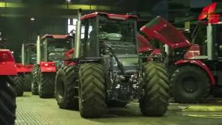 Новый кировец!!! Смотри!/New tractor.