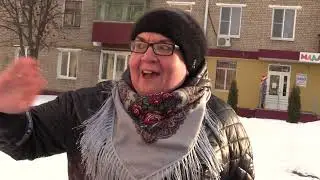 Частушечницы наяривают свои частушки — кто кого перепоет