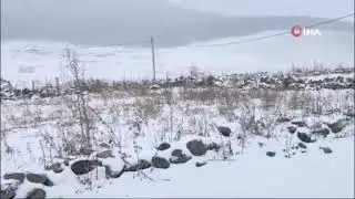 Köylüler güne kar yağışıyla uyandı