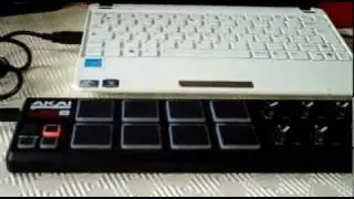 Hydrogen drum machine with Akai LPD8 USB/MIDI pad