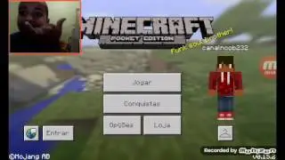 Jogando minecraft