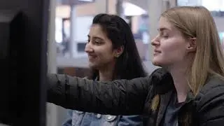 Study Information Technology at Deakin University