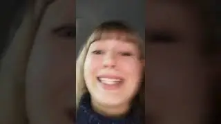 С дочкой ждём маму