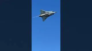 SAAB J35 Draken Low Full Afterburner Flyby