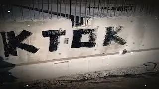 сидят тик ток смотрят
