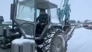 Чисти дорогу трактором ЮМЗ - 6 кл