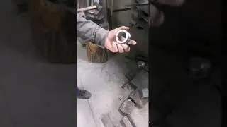 Нож который перерубает гвоздь