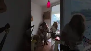 As 3 descalças 👀 … nome do tema : MAMOKA 😂