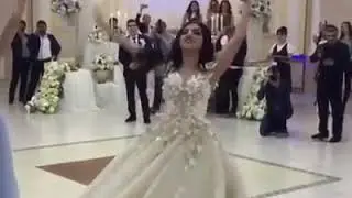 رقص زیبا عروس قفقازی برای داماد