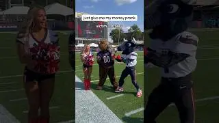 got em 🤣 #houston #texans #bears #justgivememymoney #givememymoney #prank