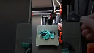So this is how 3d printing works 😂 (Magic)