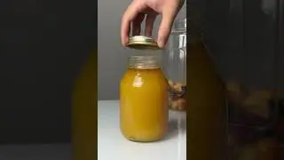 MY PEACH MEAD IS FERMENTING