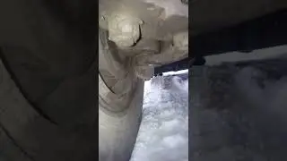 Едет же