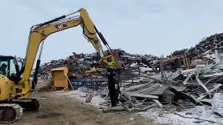 Cat S305 Shear On a 308E2 CR in Action
