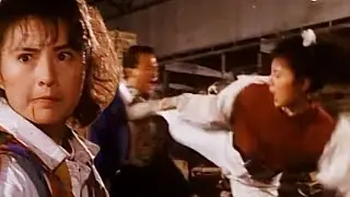 Chinese Kungfu girl brutally beats the gang boss, and his henchmen are kicked away one by one!