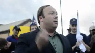 Alex Jones shows up to confront Piers Morgan in Katy, TX