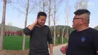 农村小伙对对联，瞬间感觉被套路了，被搞的哭笑不得，太精辟了