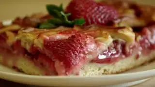 Пирог с клубникой. Кафе-пироговая 